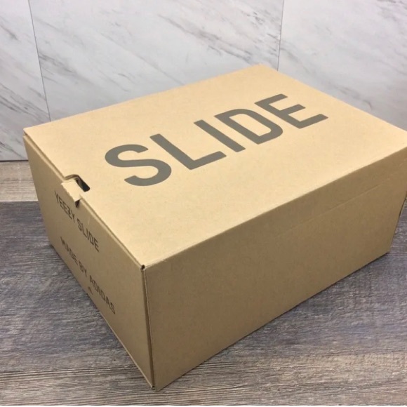 Adidas Yeezy slides. US 10 - Picture 5 of 6